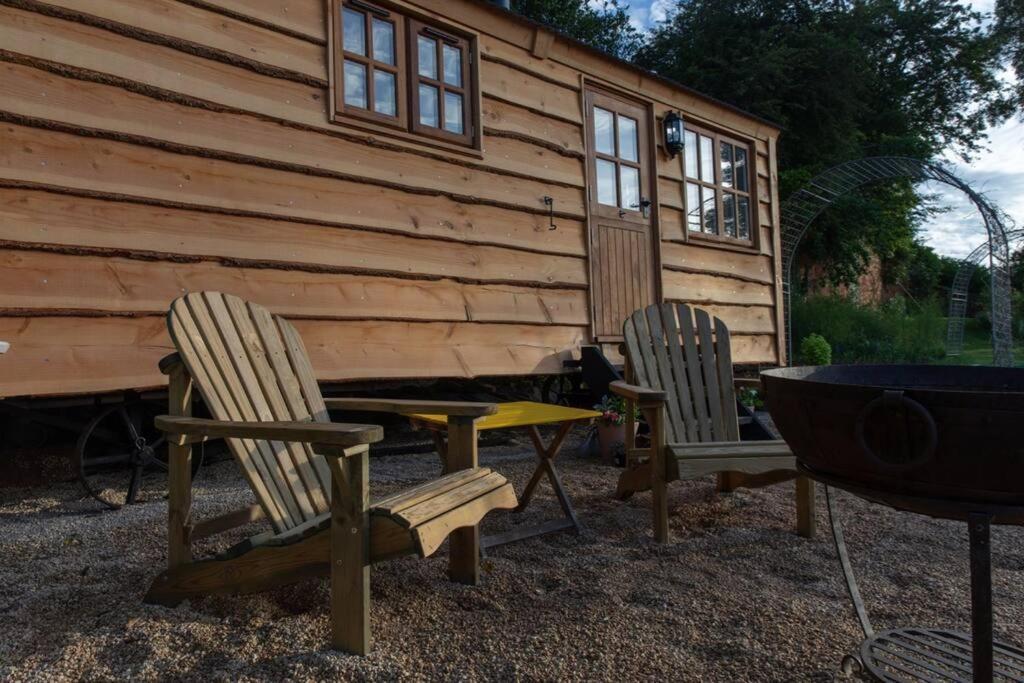 Luxury, Rural Shepherds Hut With Hot Tub Nr Bath Bristol Eksteriør billede